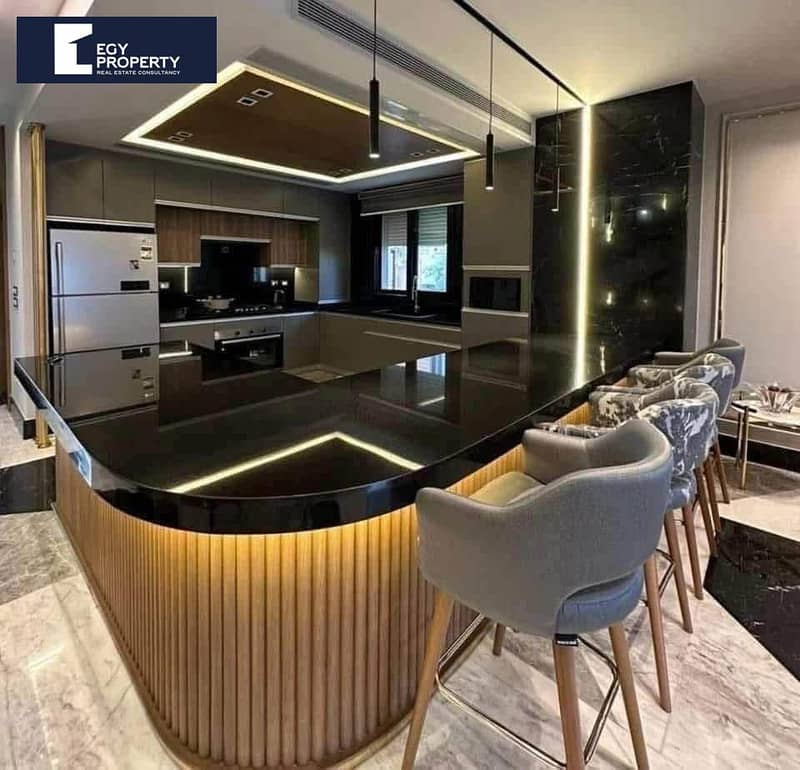 6 547972369_737935435909566_374832810842059367_n. jpg