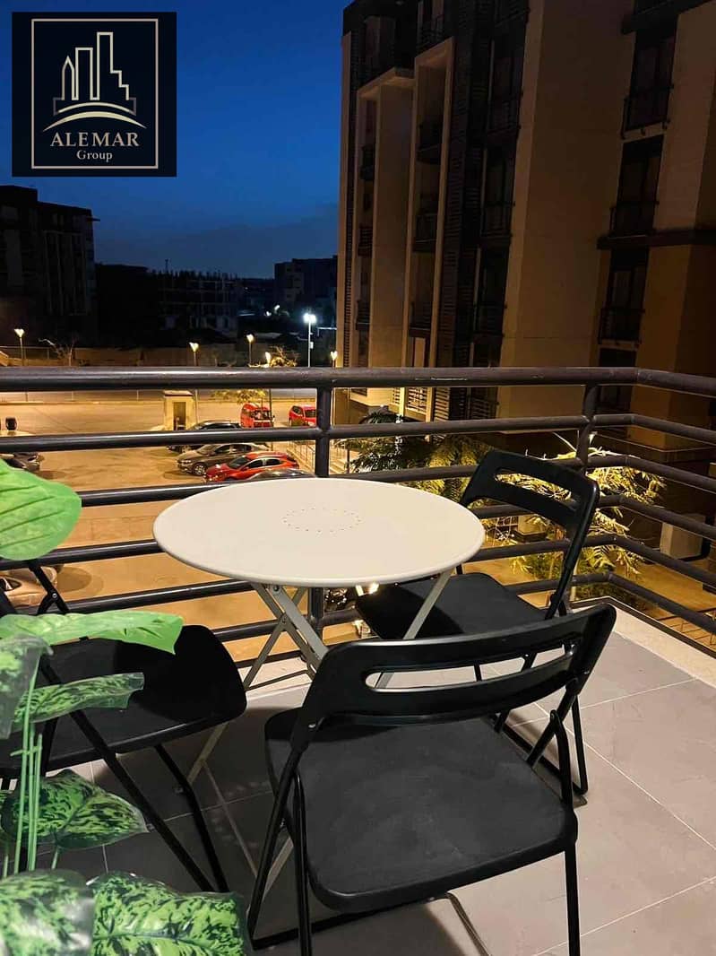 10 c1ab3055-5da9-4b2a-8cc2-2bd4ba40c7c9. jpg