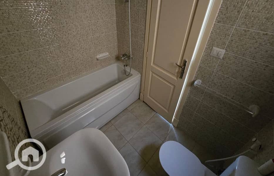 14 16e127ca-043f-4e59-a2e4-54b327293a3f. jpg