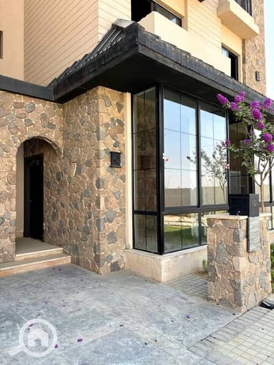 تاون هاوس 5 غرف نوم للبيع في القاهرة الجديدة، القاهرة - 2c5a77ea-67f0-46c6-a5b1-4b92870b7f2c. jpeg