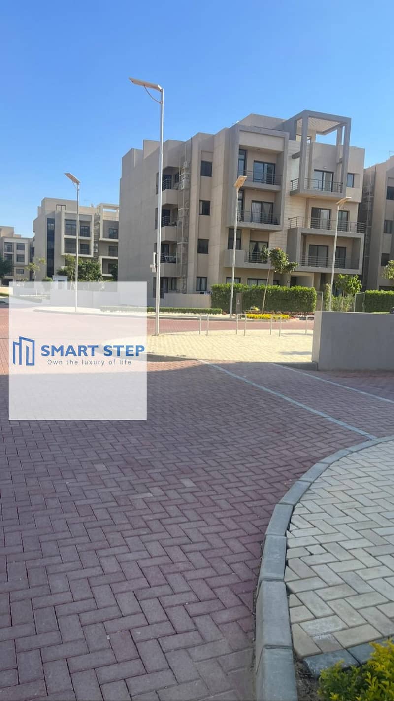 12 d0fdf83d-663b-4aeb-a460-7f5b02bcfbcd. jpg