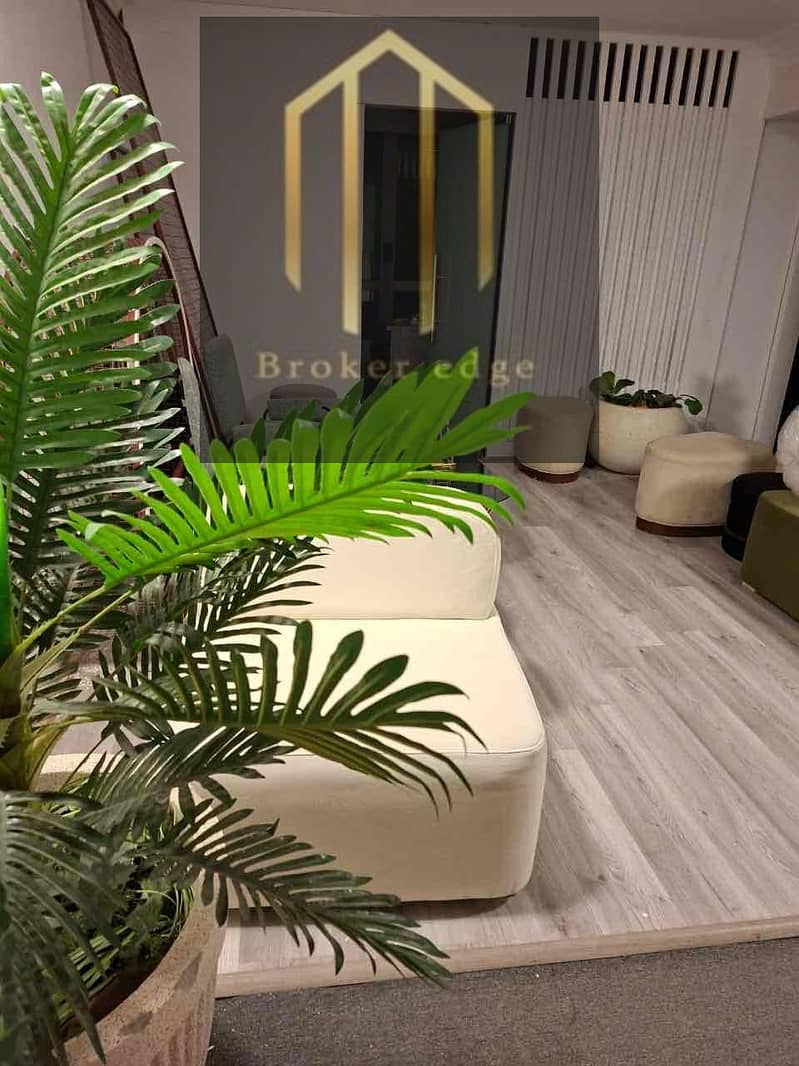 3 2c283f7c-18ef-4e39-bb3a-b640a88a7bd7. jpg