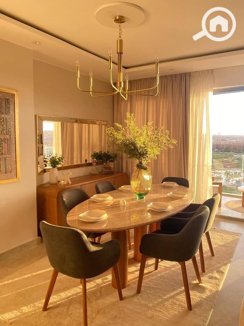 4 319a8e76-9000-4519-87b2-0d3440795612. jpg