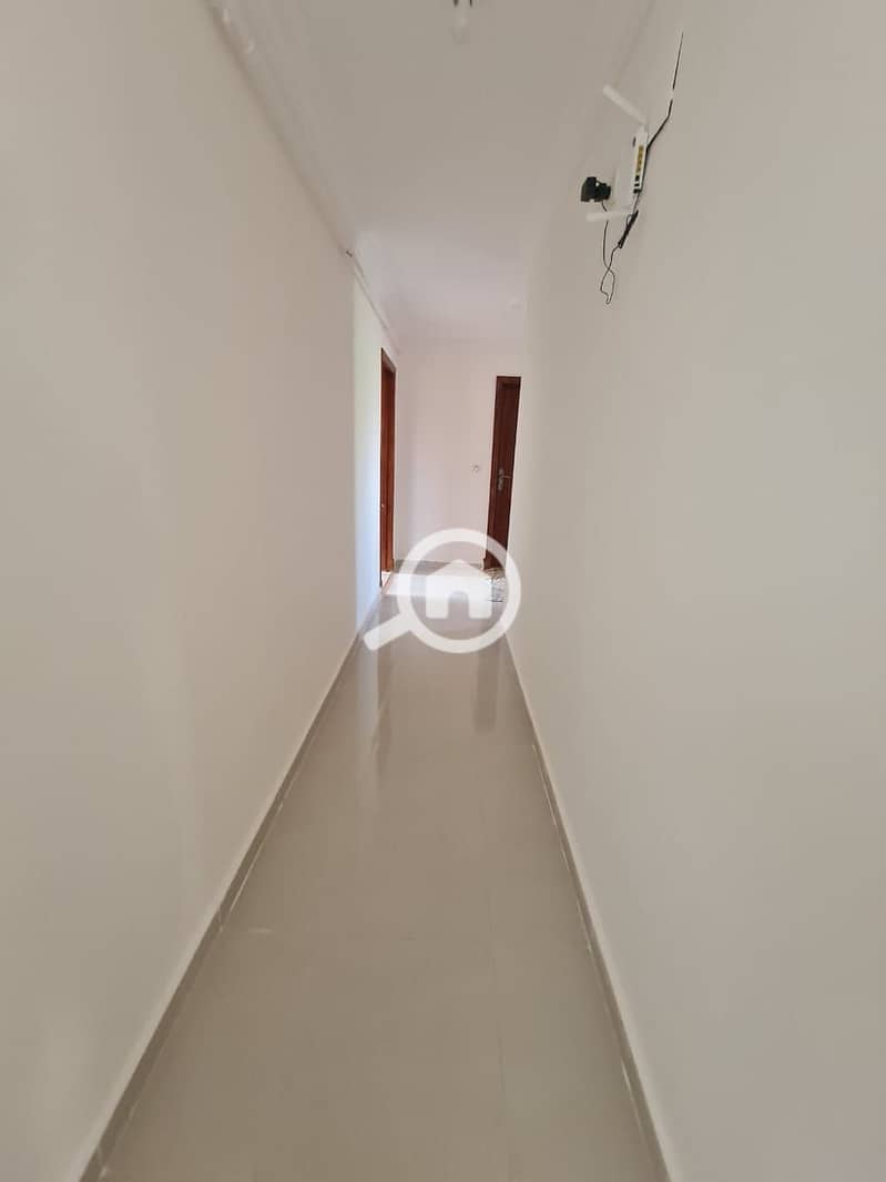 5 37d19b1a-157f-4cef-8d4e-0c1e4f323d6a. jpg