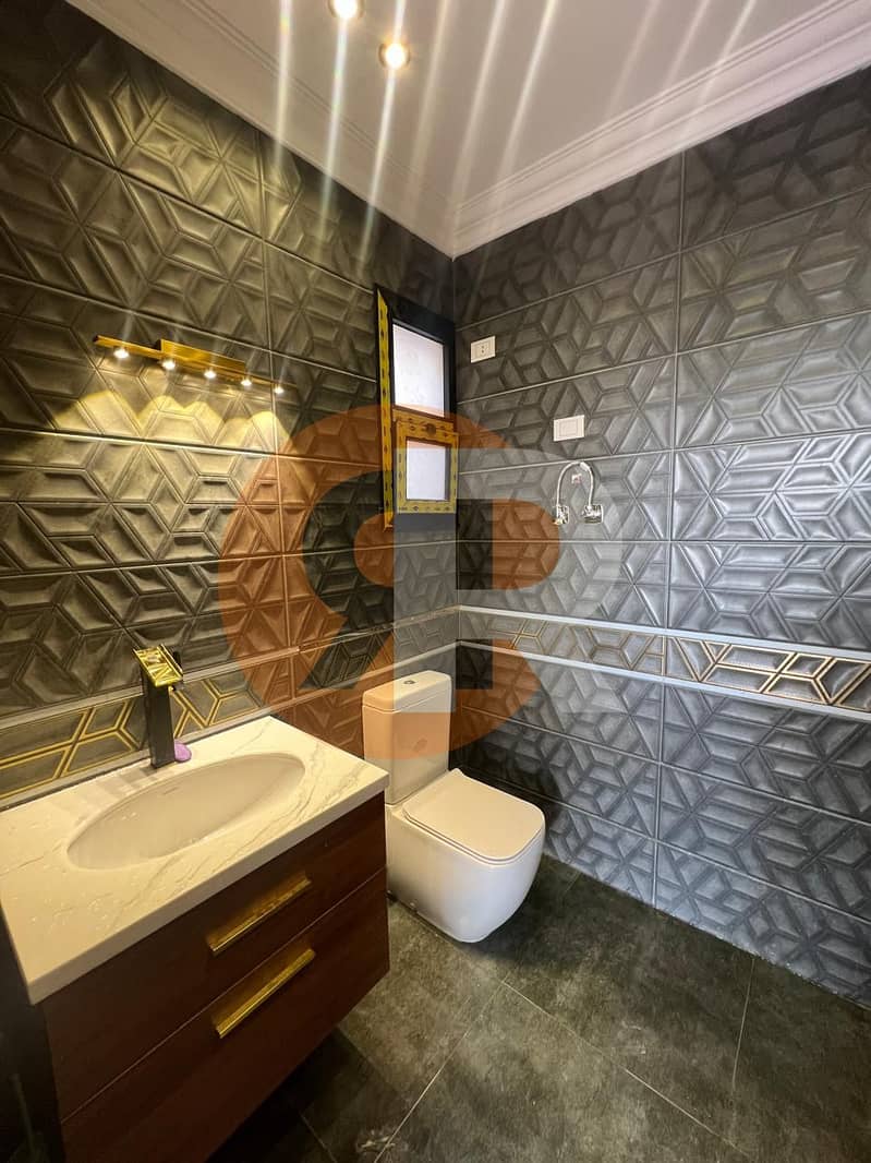 6 WhatsApp Image 2025-10-25 at 17.16. 40_057a8cd1. jpg