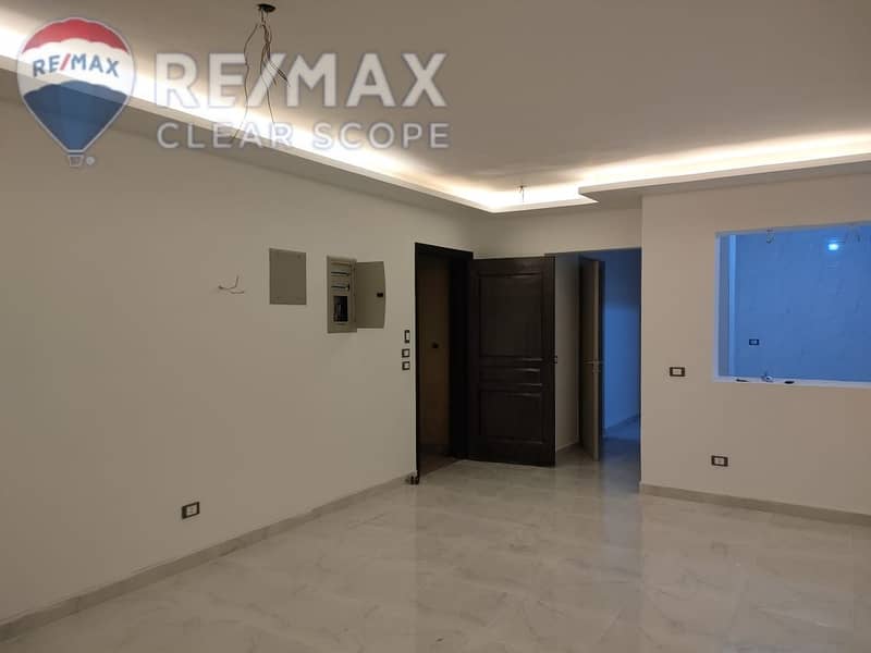 4 3040fc7c-9059-4a5a-82d3-03708dad955a. jpg