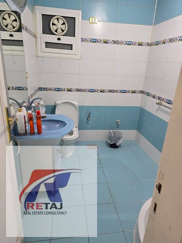 12 a16de715-9882-4c32-b8b8-d1d5f06ab40a. jpg