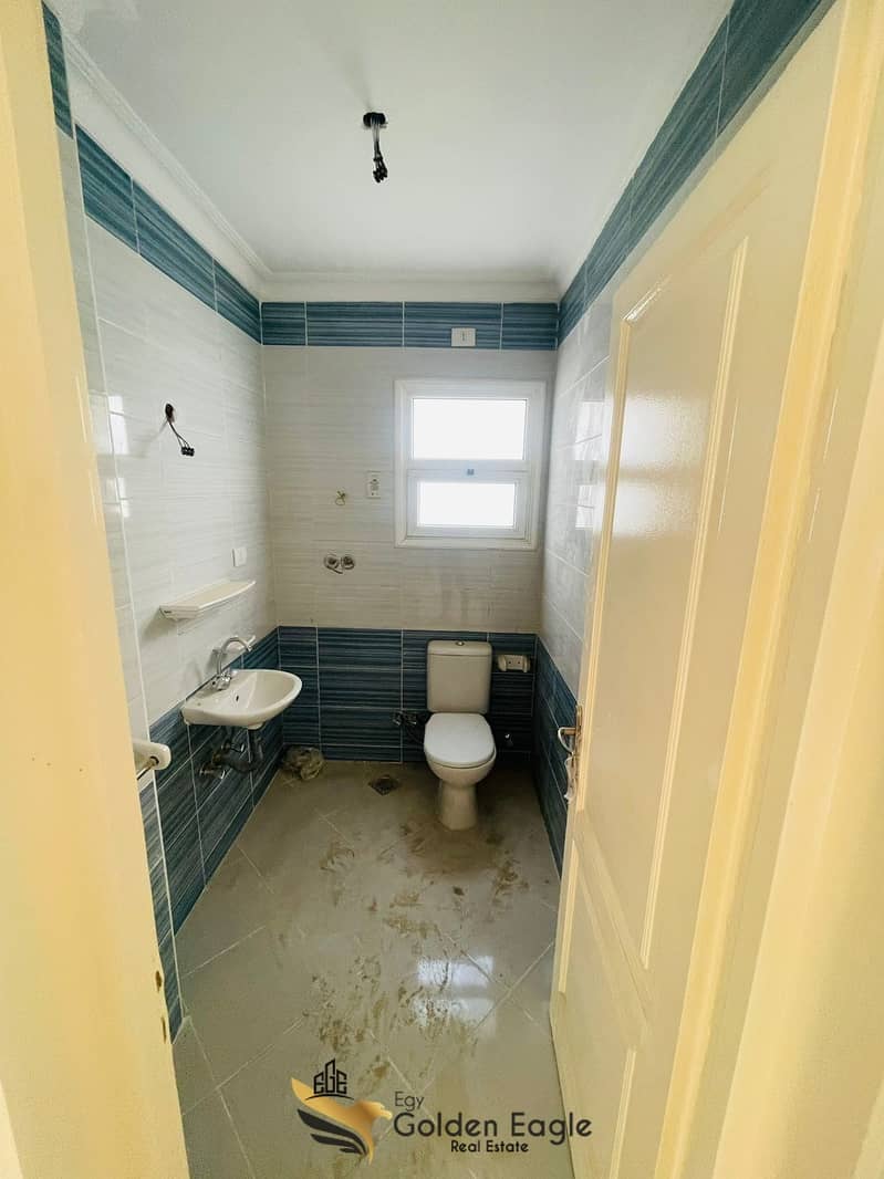 9 4f5f2200-4c89-4451-9145-855cf7dfd312. jpeg