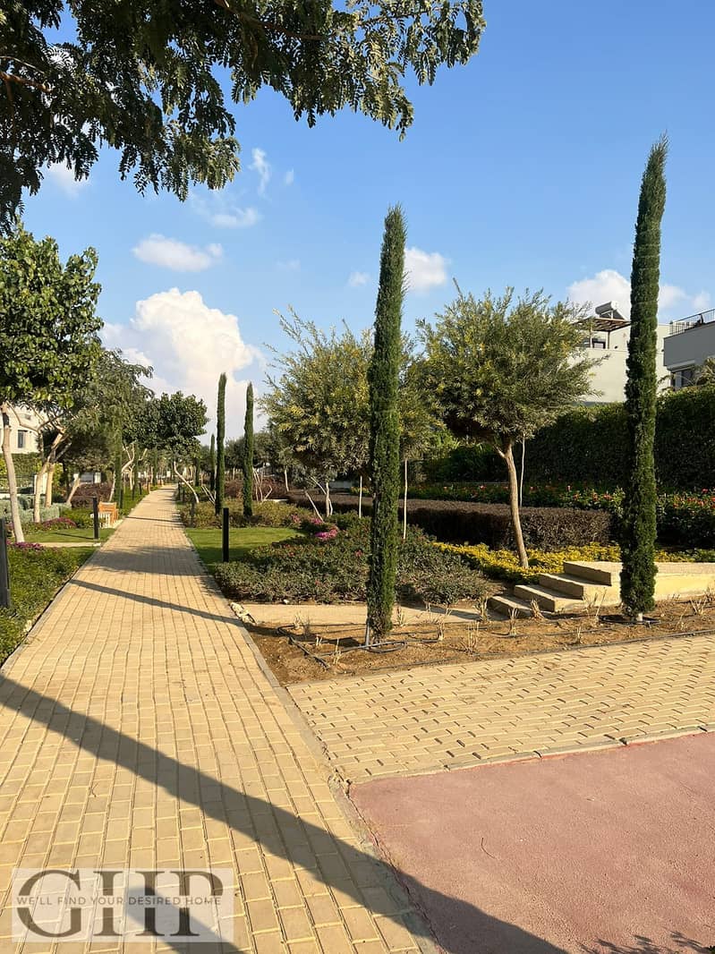 5 5f19b0d2-0cfd-40c4-b6d0-ef74cb00bb90. jpg