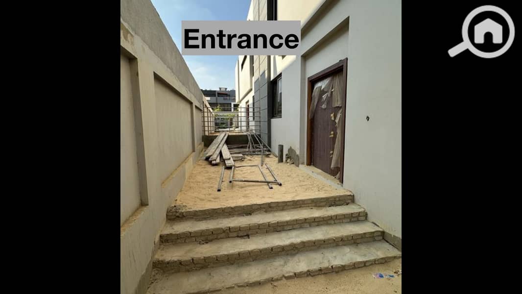 5 Patio zahraa zayed - quadro for sale_page-0006. jpg