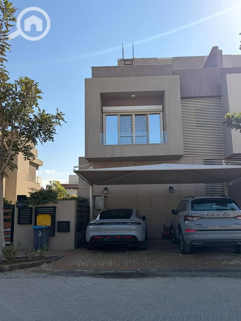 11 255ec34a-31a4-44fb-86c0-21a64a2ee229. jpeg