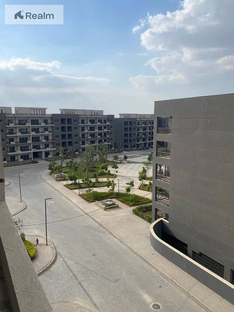 9 b5e43938-0f9b-4a5c-a923-d92aa42c83c4. jpg