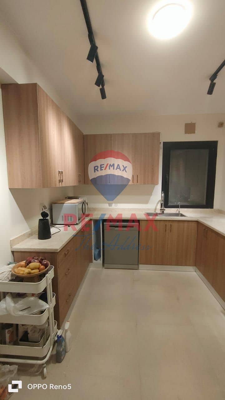 2 f7481b26-6620-4c01-8228-6bcaefb3cb65. jpg