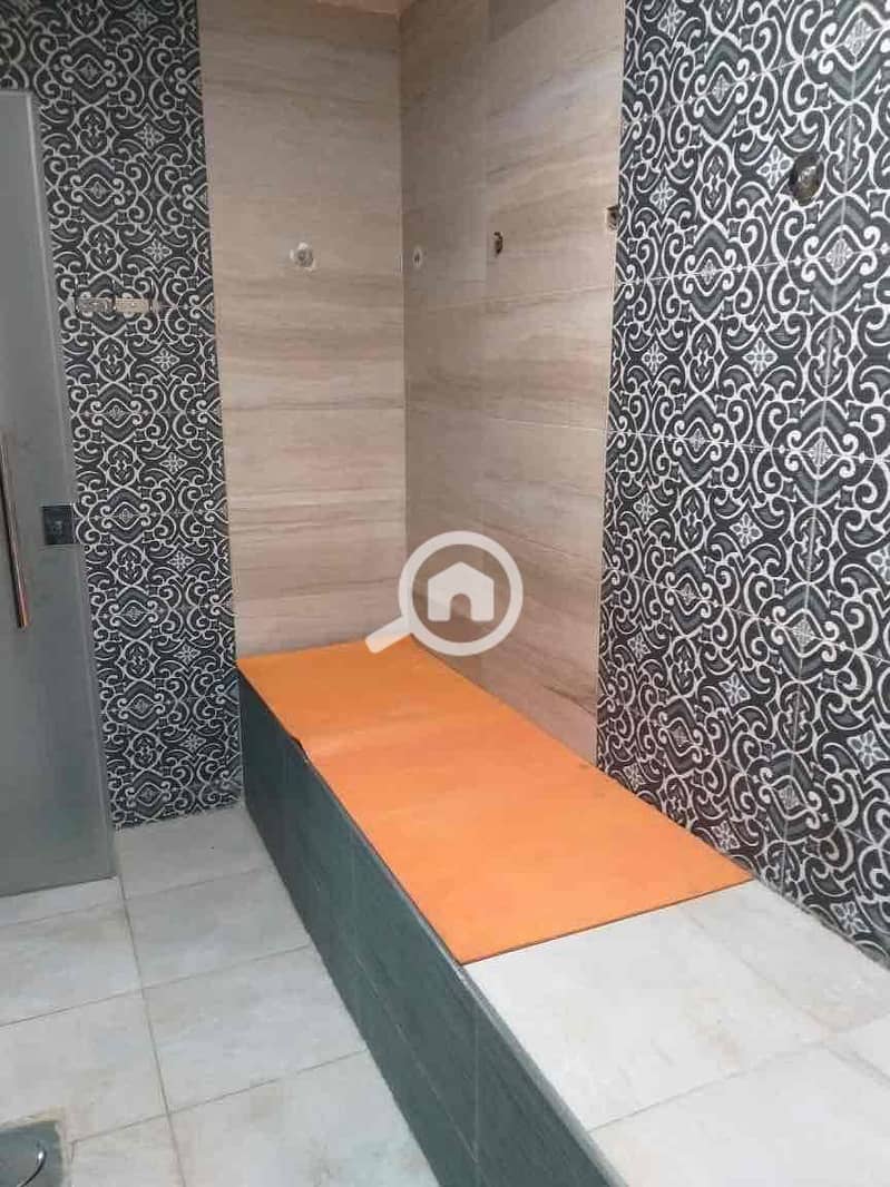 8 c3f00214-bb81-443c-9f84-3e283b0f0d28. jpg