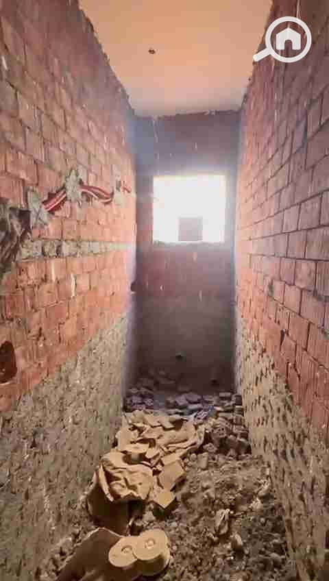 8 24e61780-c8c2-4fb7-83c0-15a3afc643ff-1_all_3990. jpg