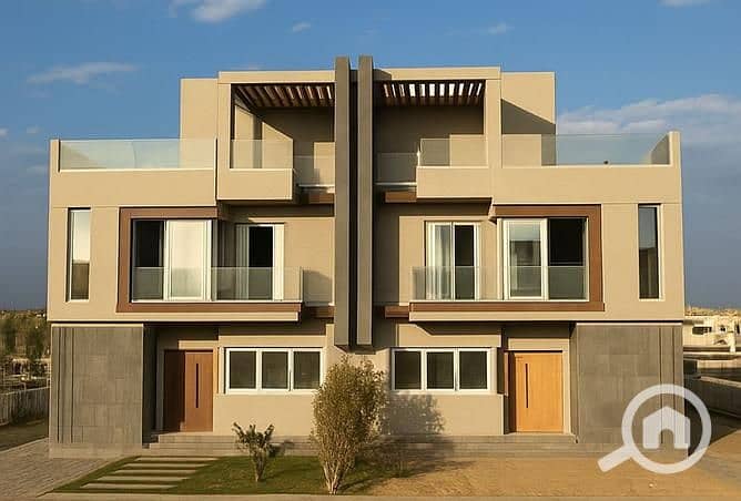 9 8357241-28182o. jpg