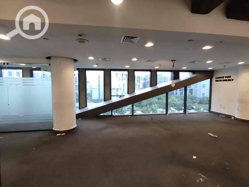 9 1ddce4ae-9077-4d6d-a781-3831c667eda4. jpg