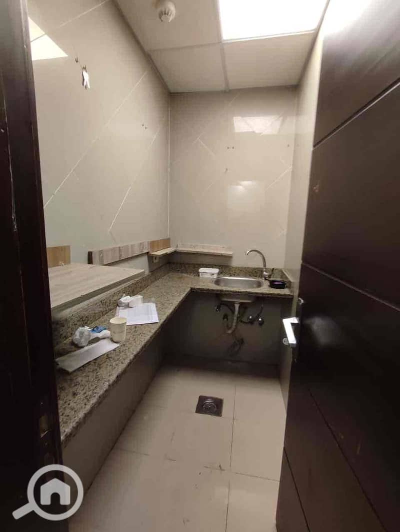 10 f4e0b074-6ac7-473d-ba30-697b2fc09d6e. jpg