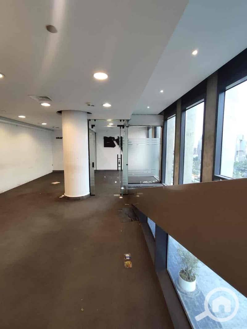 11 2ed71592-0a9f-491c-8c22-8f82b1c819ad. jpg