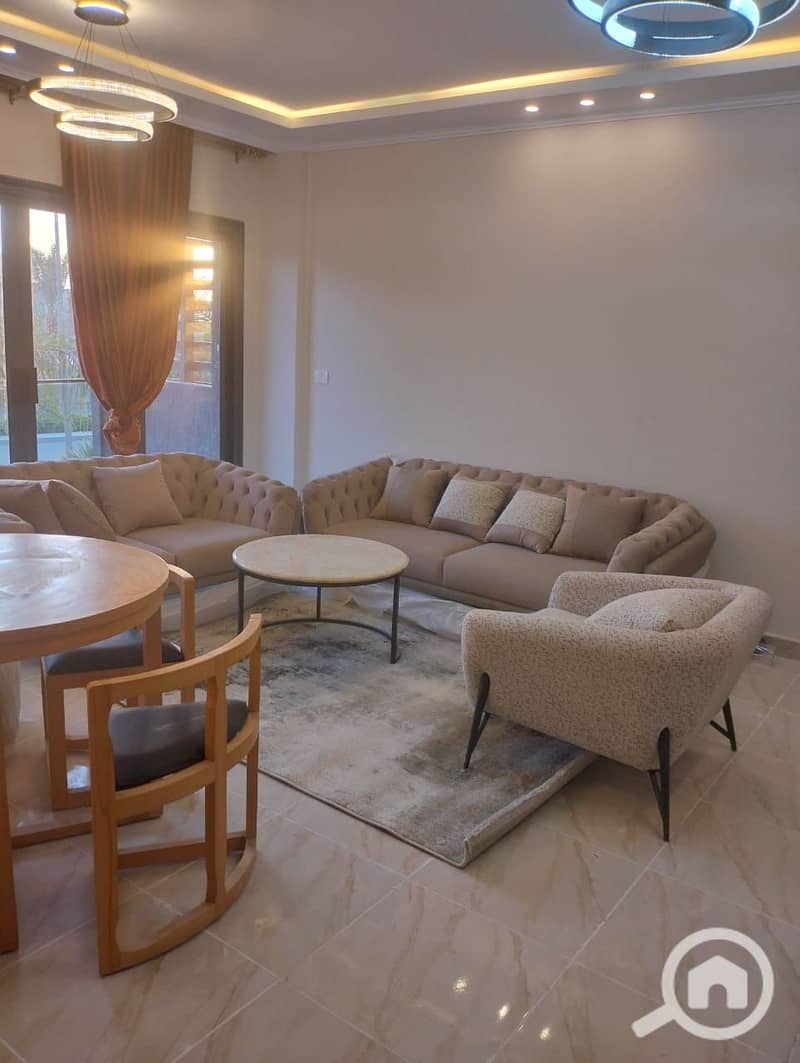 12 b2a4c660-2914-46f8-97a2-9d269d8c2db4. jpg