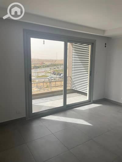 3 Bedroom Flat for Sale in 6th of October, Giza - IMG_2235. JPG