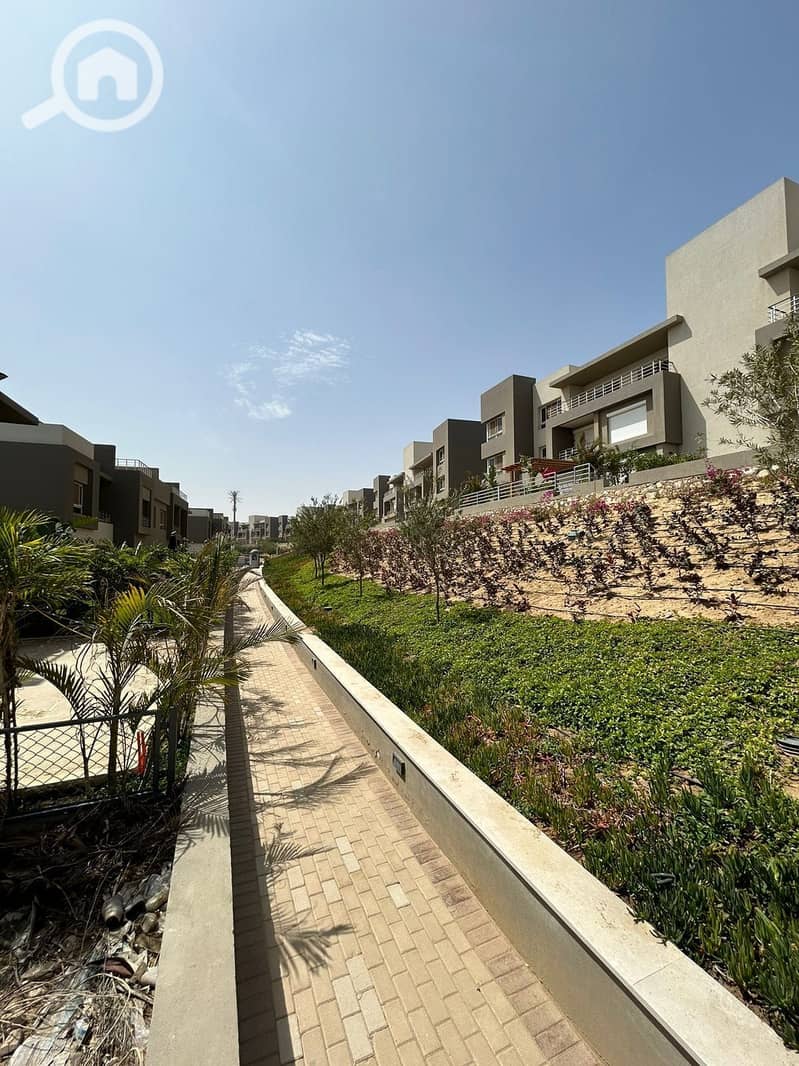 8 438221381_3820634144825250_7236661240886606774_n. jpg