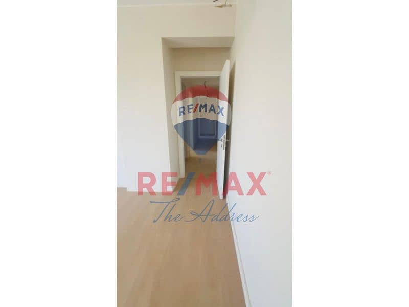 7 44e0ae35-5811-45fd-a125-5e5d03f97d6b. jpg