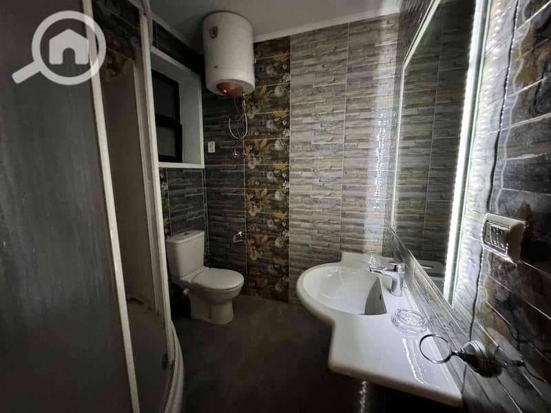 9 22472e26-25c0-4038-bfa1-c54b24fc33fd. jpg