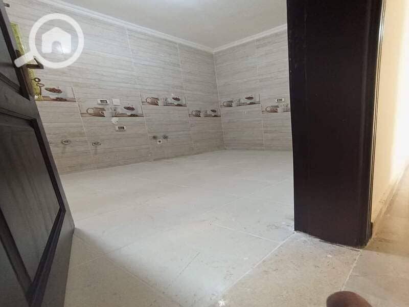 14 4b44480e-3016-447e-81a3-301aba5c5890. jpg