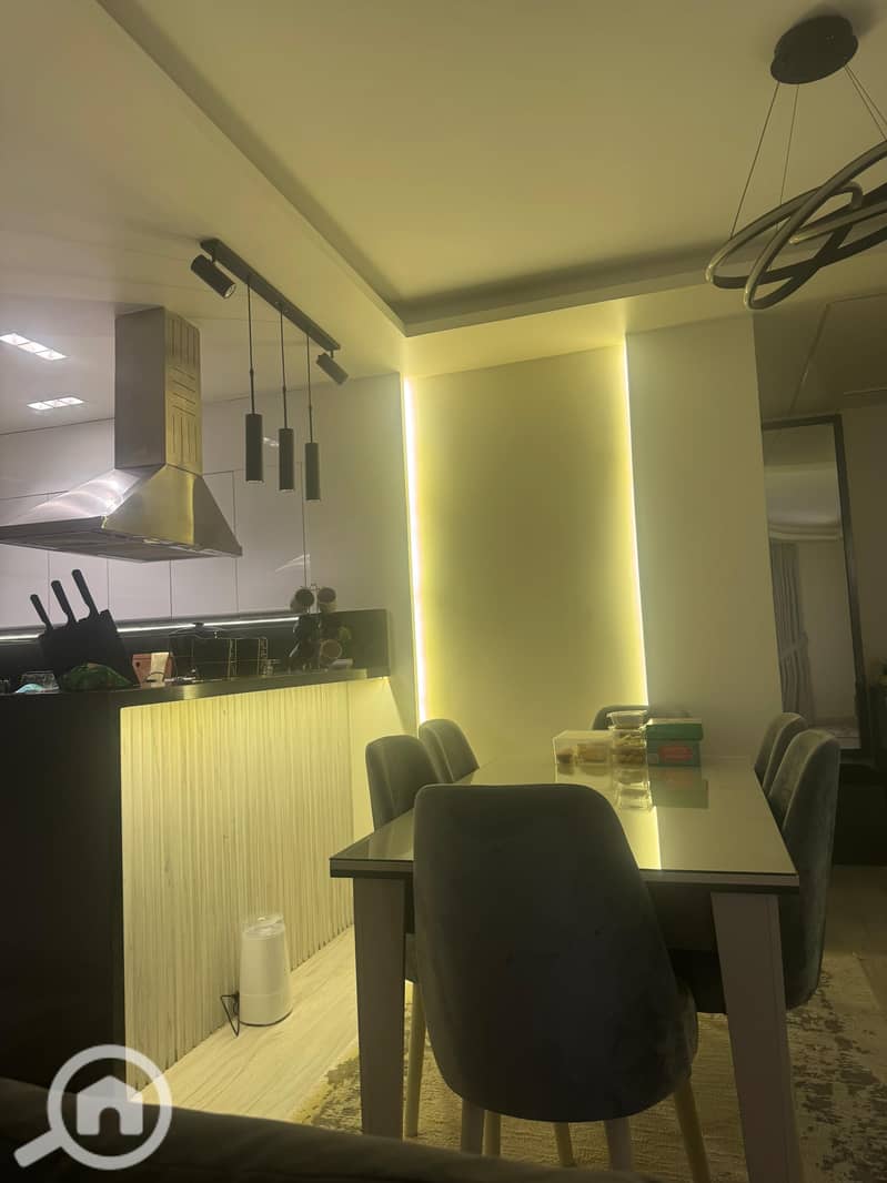 2 97bade26-7334-49aa-a2bf-0d040738570c. jpg