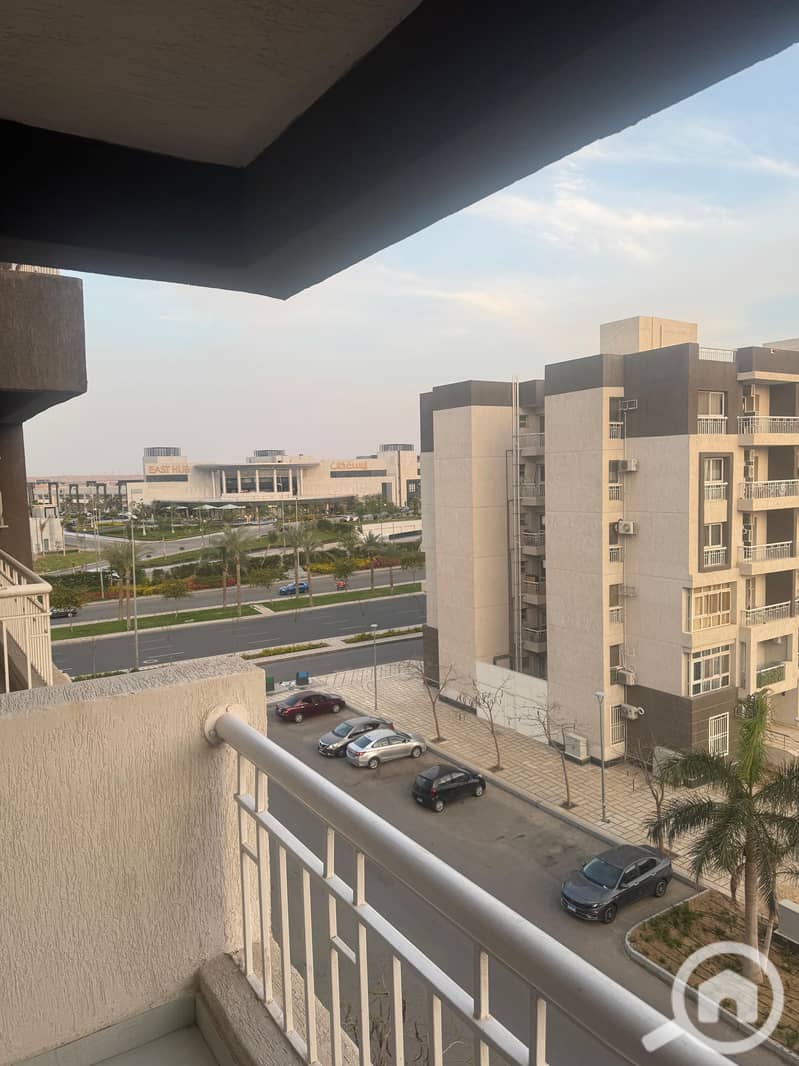 3 b8b36cf2-0a5c-446f-ab7f-fed2afe03fe9. jpg