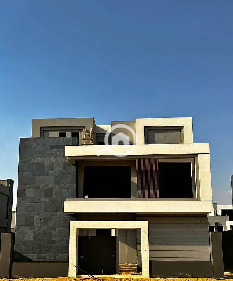 8 580869353_728491700271079_5048598159441847806_n. jpg