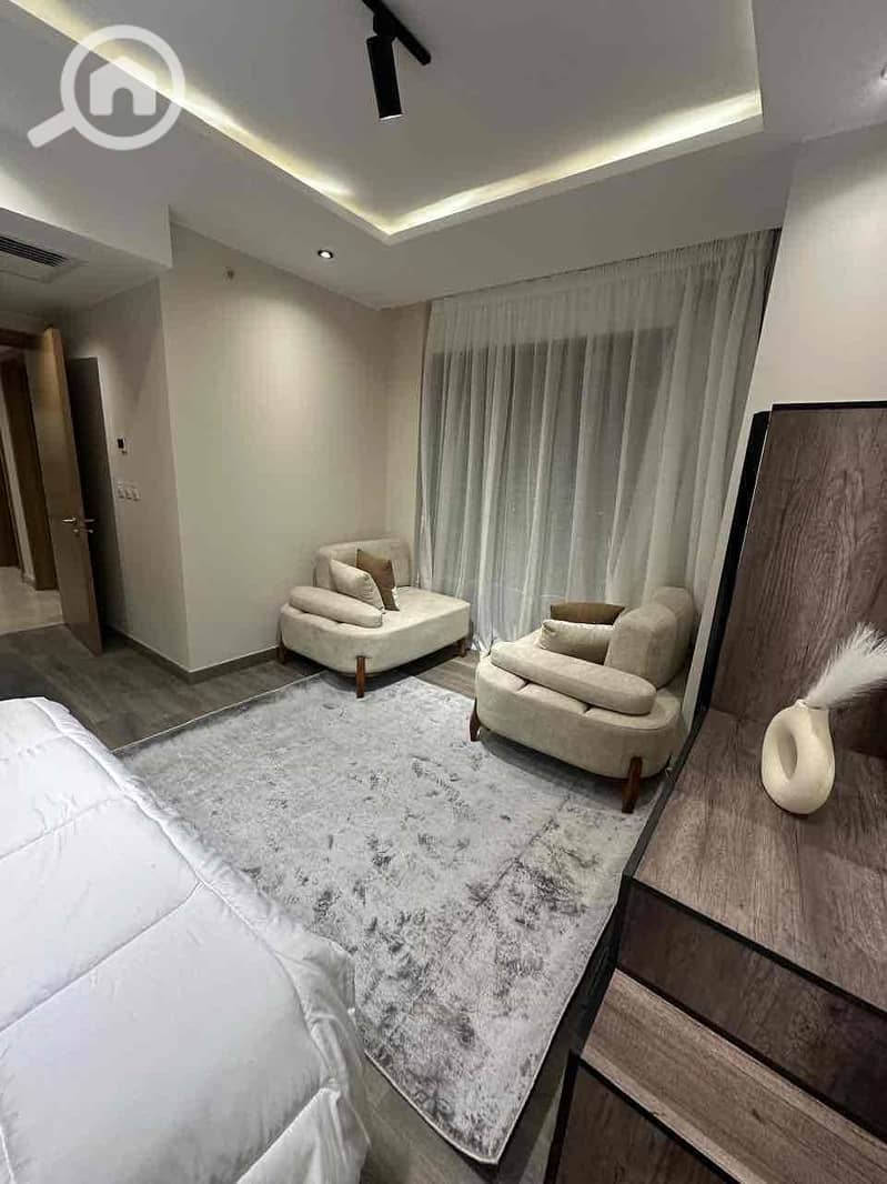 2 ce7a004f-d306-4bed-972c-545fb283e1b3. jpg