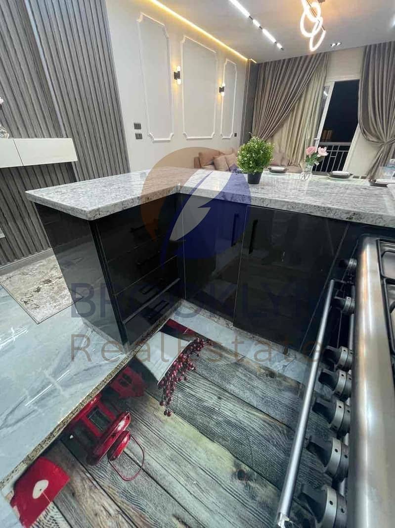 12 74260902-24bc-44d0-a2dc-4a0aa12e8e25. jpg