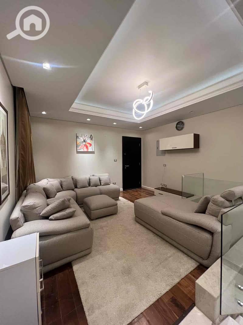 7 2369e4b3-5428-46c3-932f-a3e2161993ce. jpg