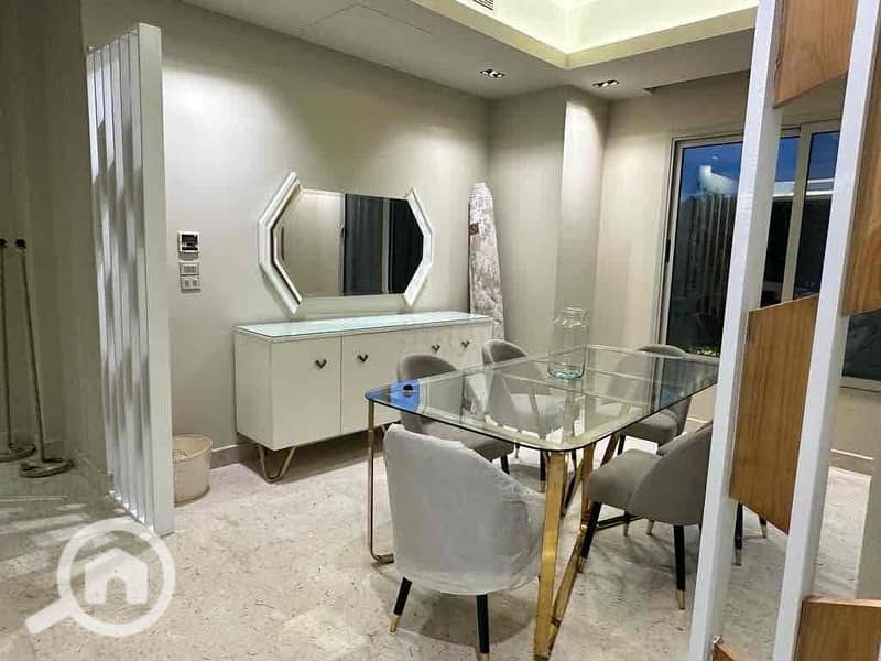 4 86dc6580-51dd-430b-a62d-50998fa5d0b7. jpg