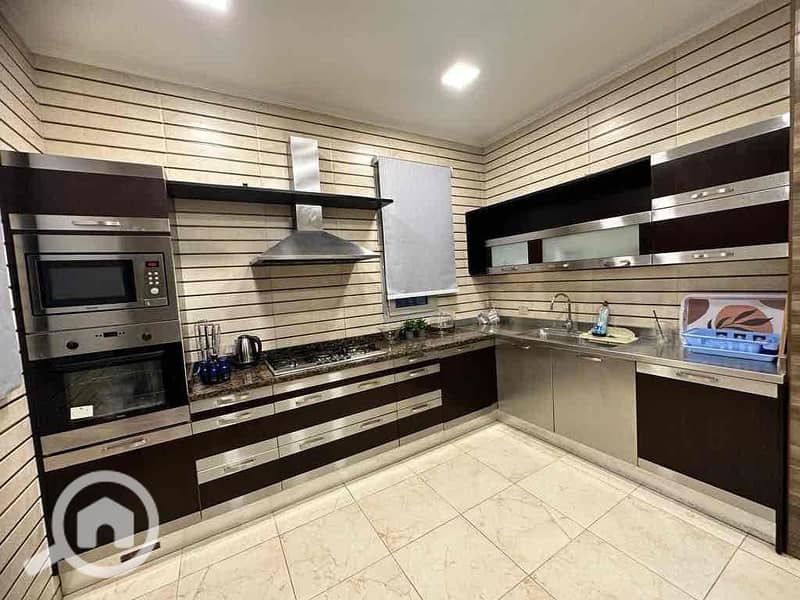 9 eff88089-5fb9-49ce-bd72-47a9bc6a6f86. jpg