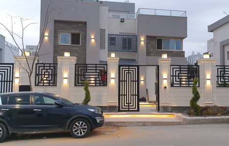 فیلا 7 غرف نوم للبيع في القاهرة الجديدة، القاهرة - فيلا مستقلة بالقرنفل هايتس