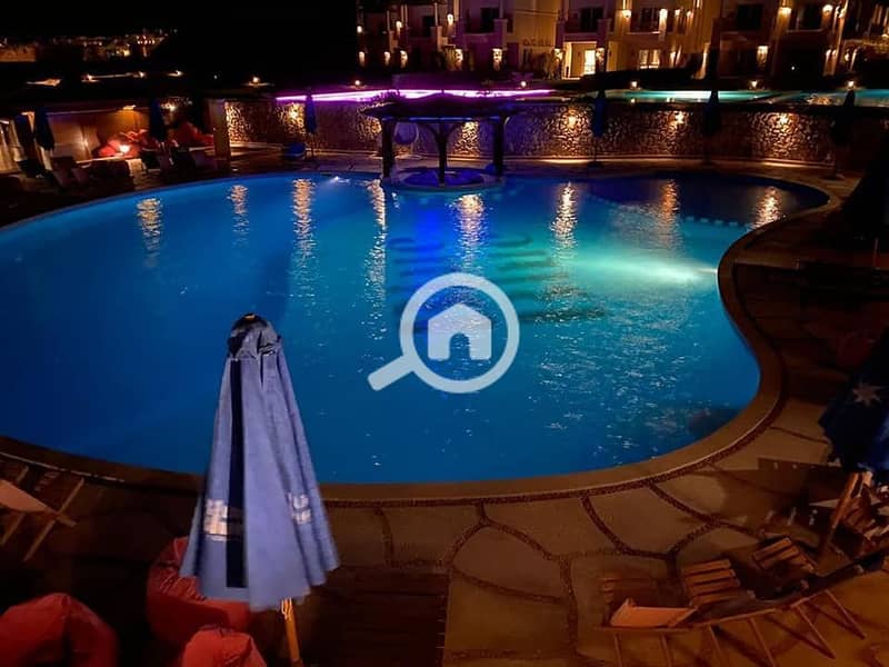 8 418683594_957784132498557_8364232540883486465_n. jpg