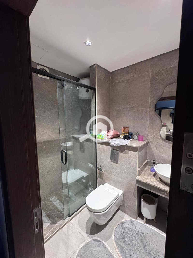 5 3eb5897e-94ea-4df6-b528-cccef2c1378a. jpg