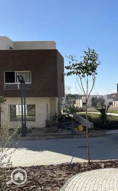 5 IMG_٢٠٢٥١٢١٠_١٧٥١٣٩_edit_484603649149068. jpg