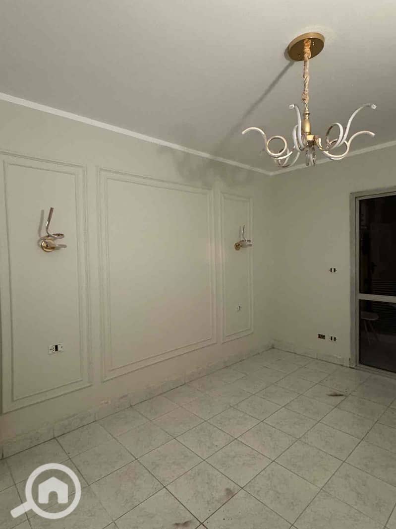 3 8e8919e3-ed66-43c7-9b2e-897384af3745. jpg