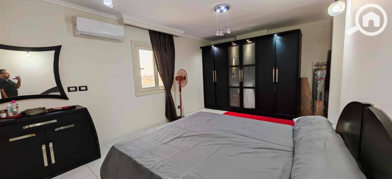 10 fef3bd15-4e12-494b-b038-3df960e80933. jpg