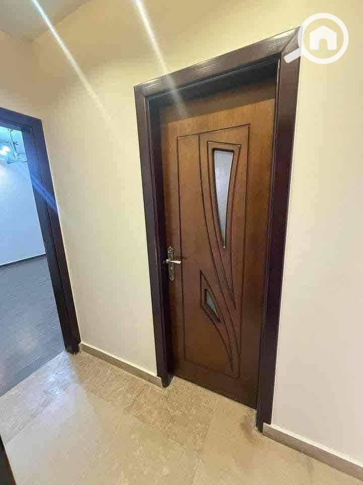 10 8b19ad64-1d63-4872-8d57-45942b6781d9. jpg