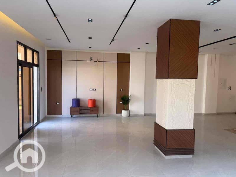 12 aada5c37-054a-40fb-a658-dc8de1dfb7cd. jpg