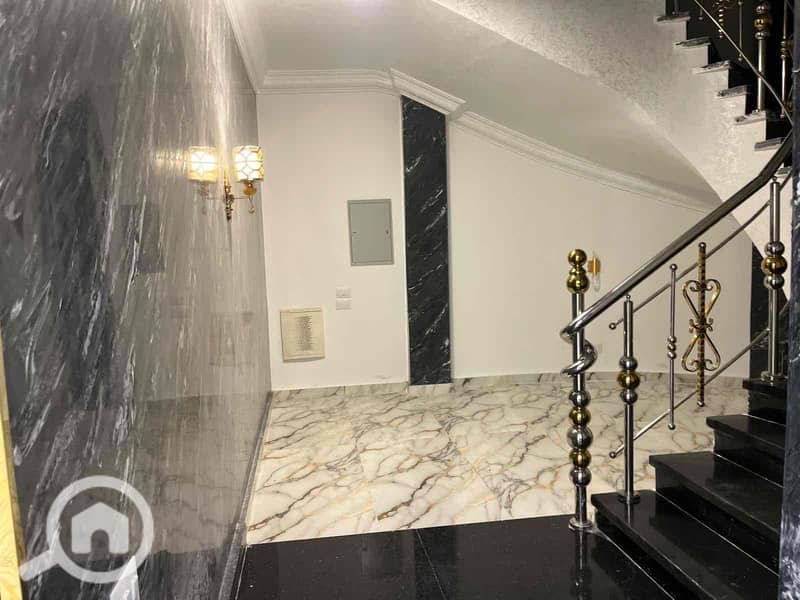 10 f9e70f78-9828-4cfc-a415-c2223cf3ee4c. jpg