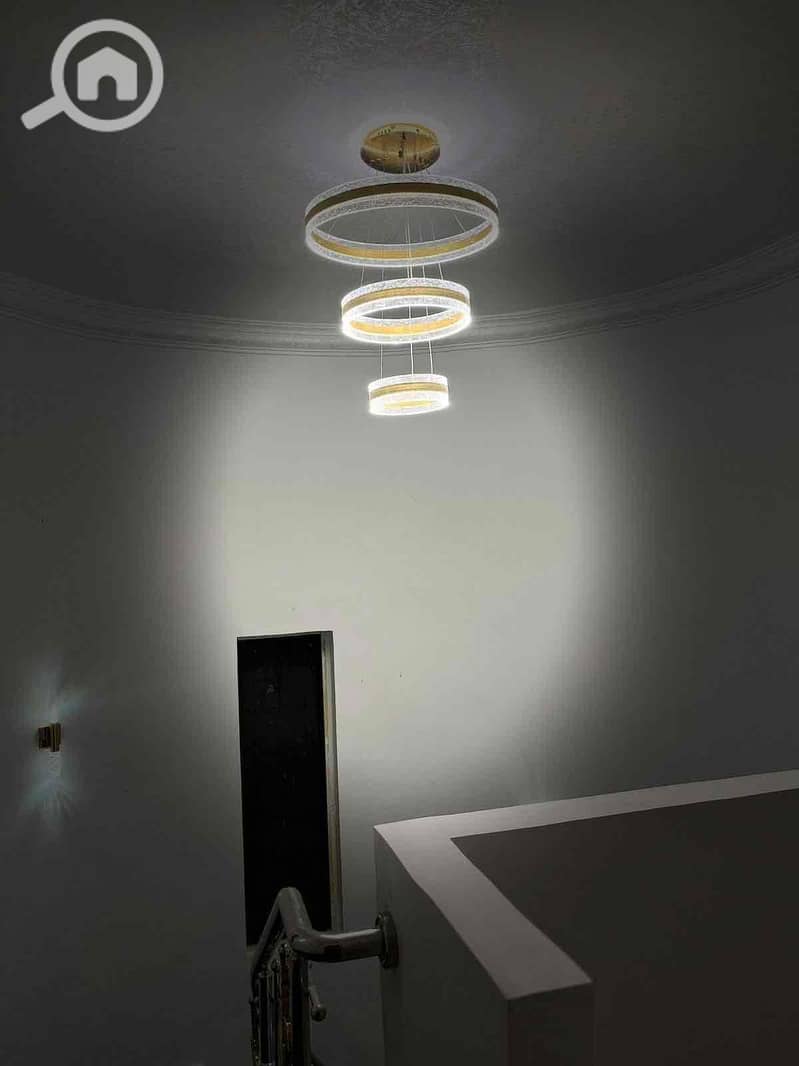 19 5d0b7383-651c-4a1f-b993-2136b41fd1ae. jpg