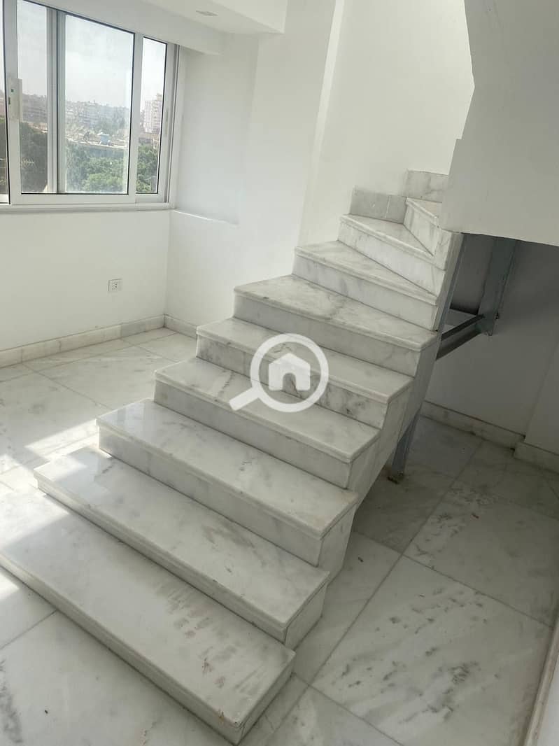 9 6ba51328-efff-4ea4-9e03-36015d571f0d. jpeg