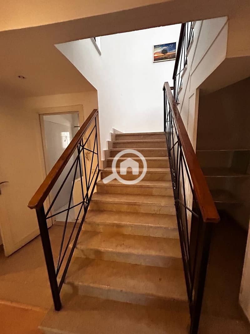 4 6d1e022d-f6d2-4e4c-9e23-fb2b71771f60. jpeg