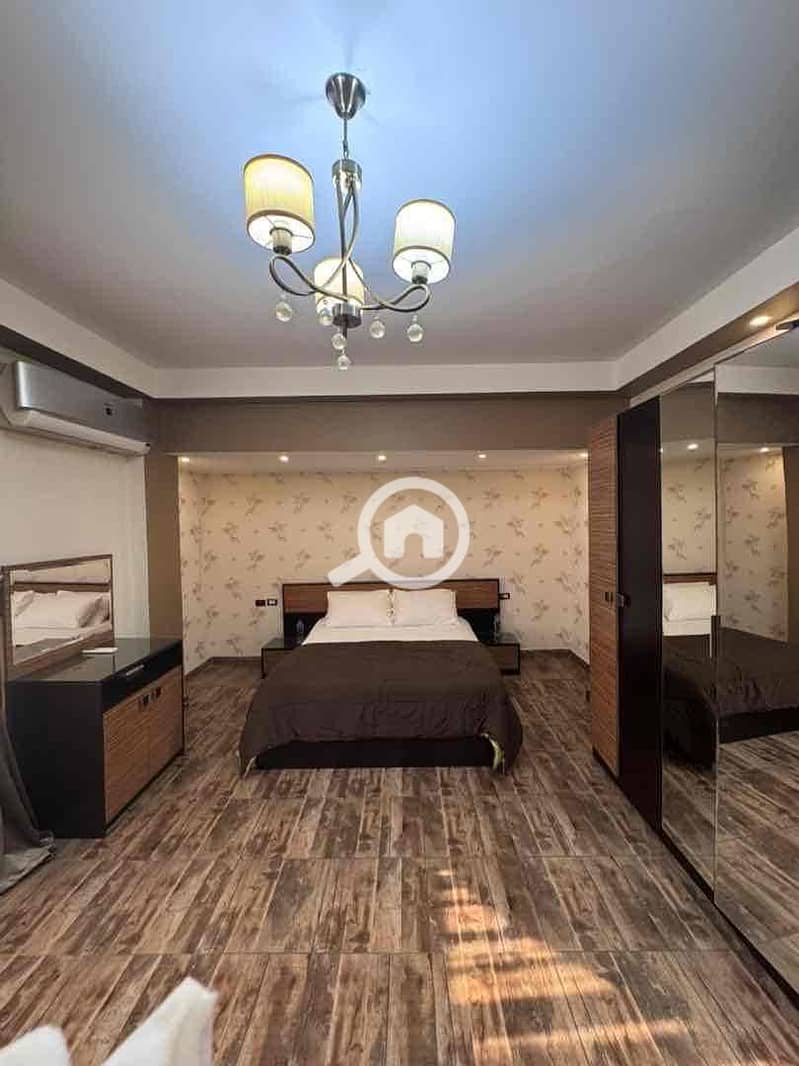 8 584a2ee2-16f0-4d50-a959-f81aeeaf4878. jpg